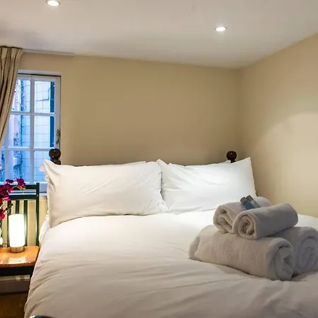 Altido Equisite 3br At The Heart Of The Old Town