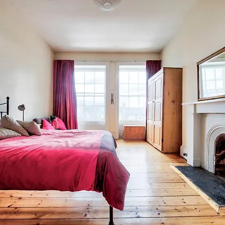 Altido Spacious & Elegant Apt By St Andrew Square W View