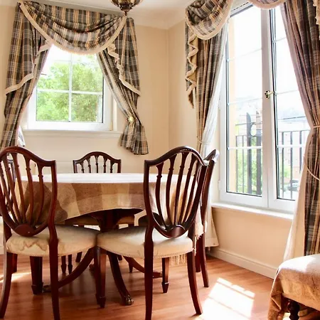 2 Bedroom Flat Near Centre 公寓