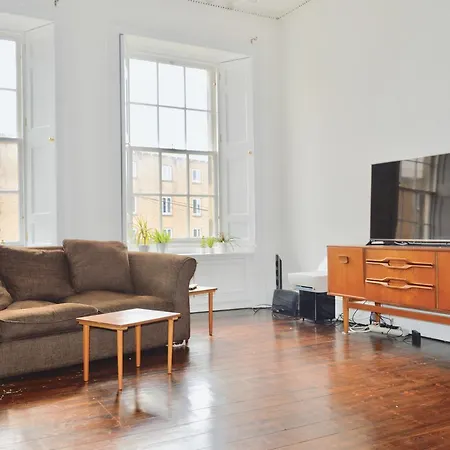 3 Bedroom Flat Near City Centre Appartamento