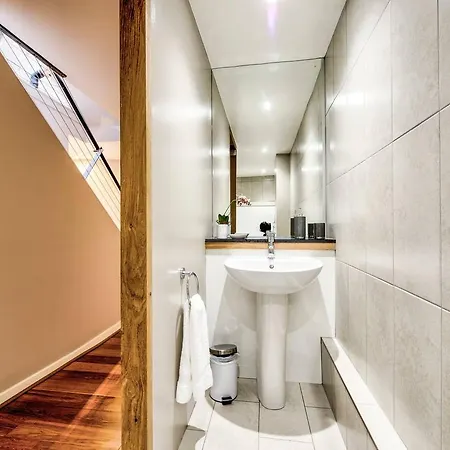 Altido Stunning And Modern 3bedroom Mews House With Parking Ferienhaus Edinburgh