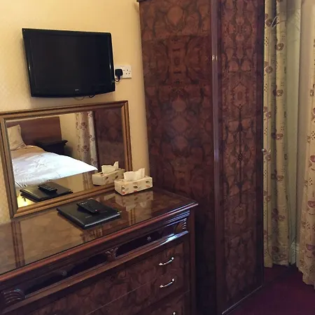 Πανσιόν Allison House 16 4*