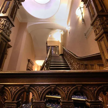 The Scholar Hotel