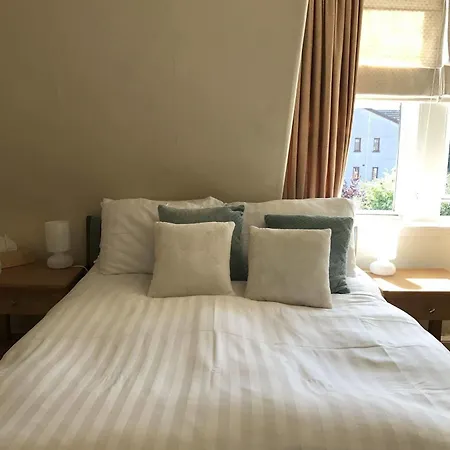 Canadale Bed and Breakfast 4*