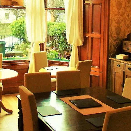 Canadale Bed and Breakfast 4*