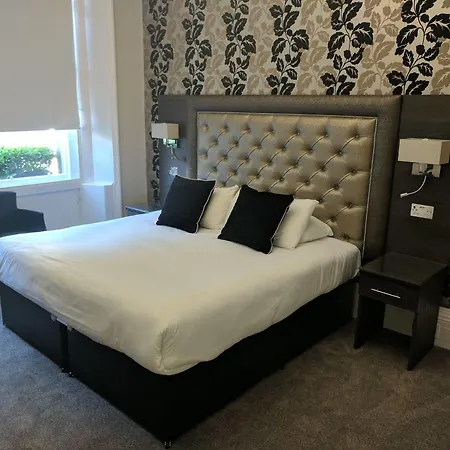 West End 4*