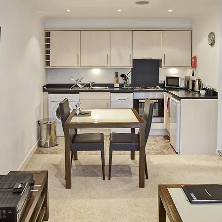Fountain Court - Grove Executive 4*