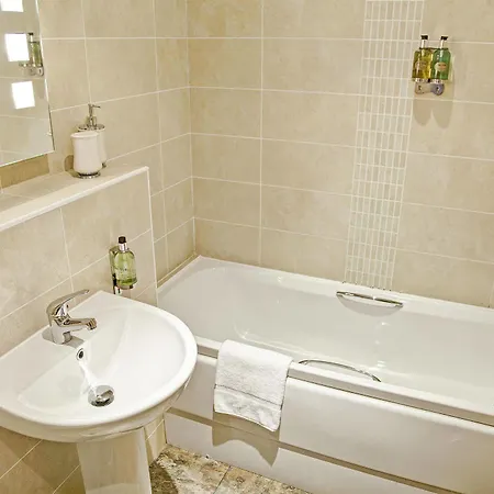 Fountain Court - Grove Executive 4*