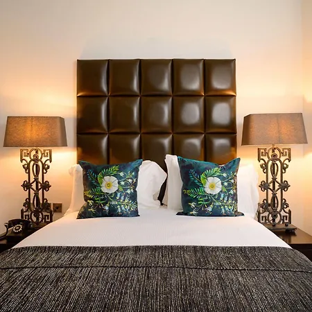 Black Ivy Hotel