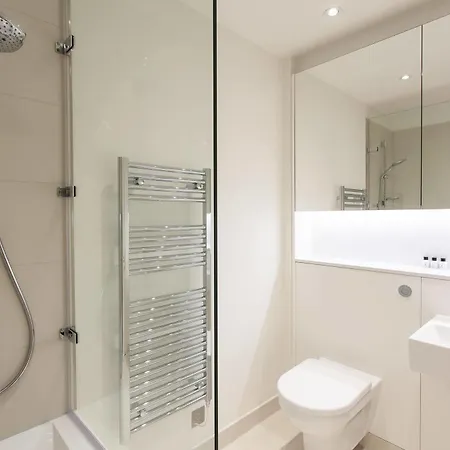 Otel Cloud 9 - Quartermile Edinburgh