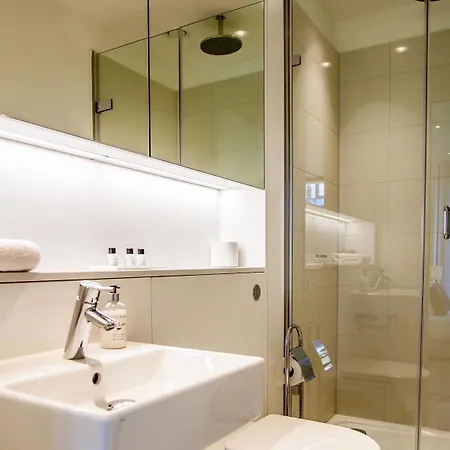 Otel Cloud 9 - Quartermile 4*