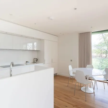 Cloud 9 - Quartermile 4*
