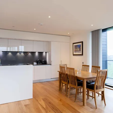 Cloud 9 - Quartermile Otel
