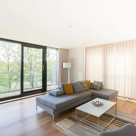 Cloud 9 - Quartermile 4* Edinburgh