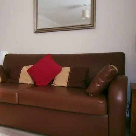 Calton Apartments *