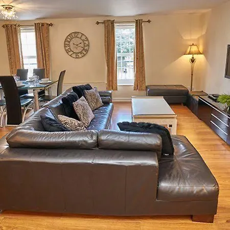 Pearl - Haymarket * Эдинбург