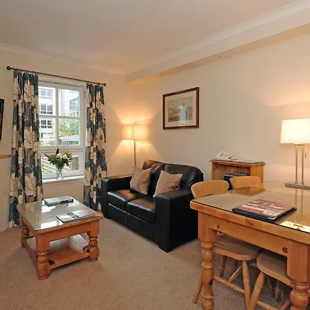 Fountain Court - Grove Aparthotel 4*