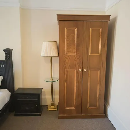 ベッド・アンド・ブレックファスト York House 2*