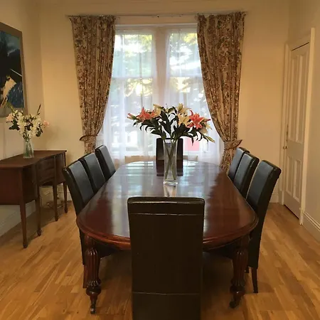 Lanark エディンバラ