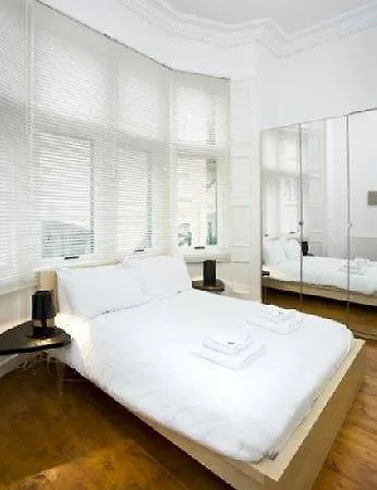 St Giles Apart Otel
