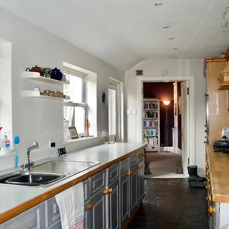 Central 2 Bedroom In Appartement *