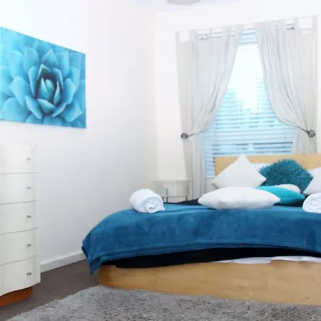 Tony Asga - Aishasakina 호텔 *