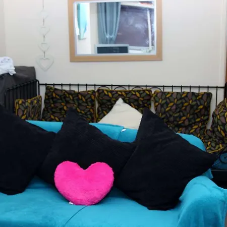 Tony Asga - Aishasakina * 에든버러