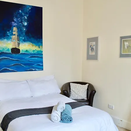 Apartament Spacious Flat In Central Stockbridge *
