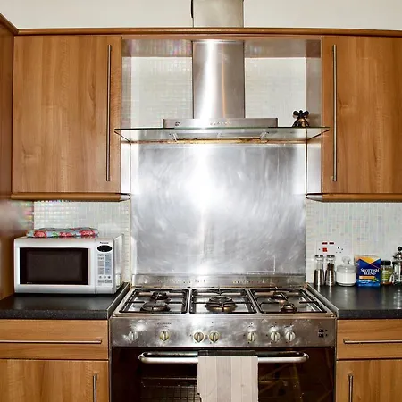 Spacious Flat In Central Stockbridge * Edynburg