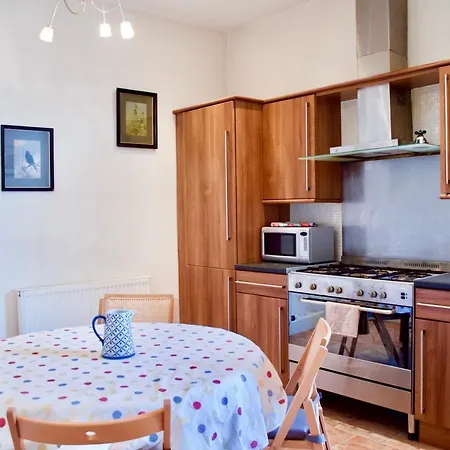 Spacious Flat In Central Stockbridge * Edynburg