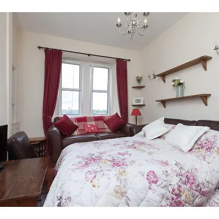 Homely Tenement For 2 Near Botanic Gardens