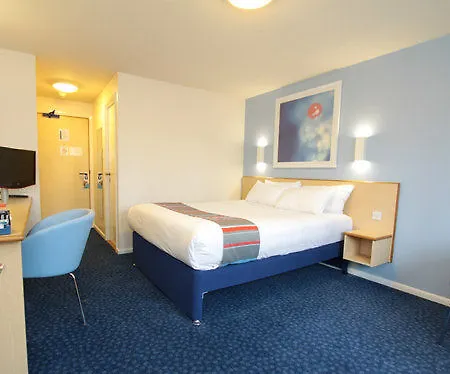 Travelodge Haymarket מלון 3*