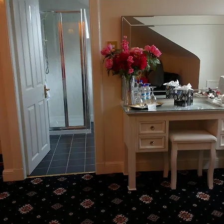 Aaran 4* Edinburgh