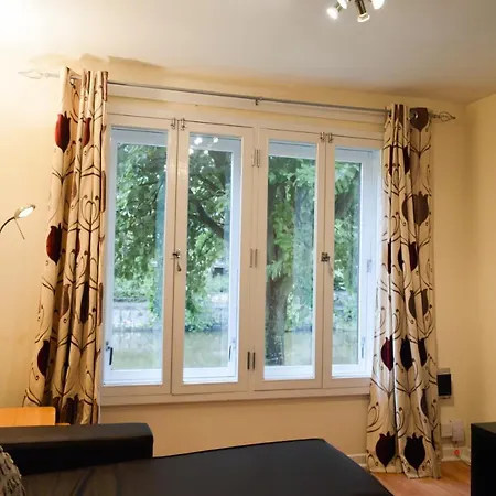 Apartamento 1 Bedroom Flat Near Leith Shore