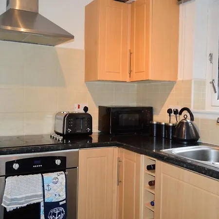 1 Bedroom Flat Near Leith Shore *