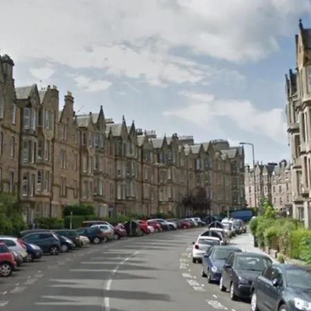Apartment Spacious 4 Bedroom In Edinburgh