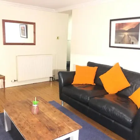 The Cumberland Townhouse Apartment