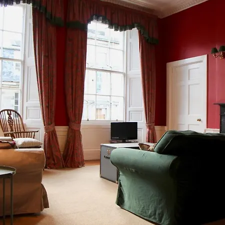 2 Bedroom In Centre *