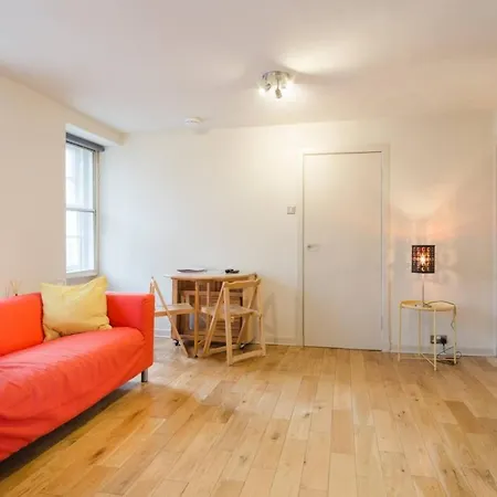 Modern Studio On Royal Mile Great For Castle *