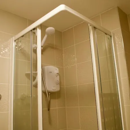 3 Bedroom Flat In Appartement *