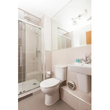 Spacious, Central Daire *