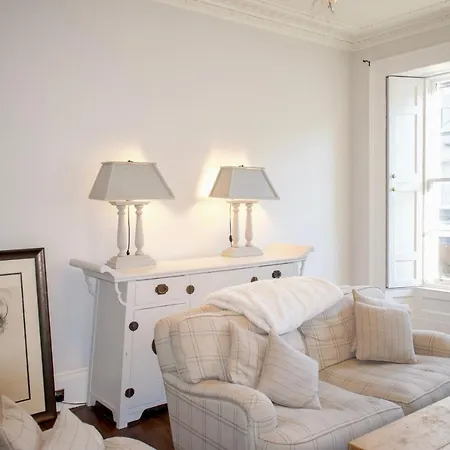 Apartment Elegant 2 Bedroom In New Town *