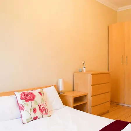 Spacious 4 Bedroom New Town Edinburgh