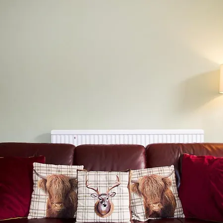 Spacious 4 Bedroom New Town Edinburgh
