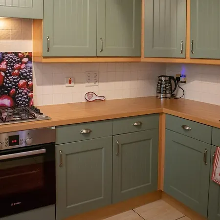 Homely 2 Bedroom Flat In Bonnington *