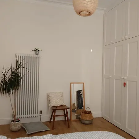 Stunning One Bedroom Flat On Central Leith * Edinburgh