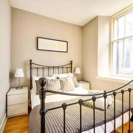 Apartament Joivy Amazing Location - Charming By The Castle!