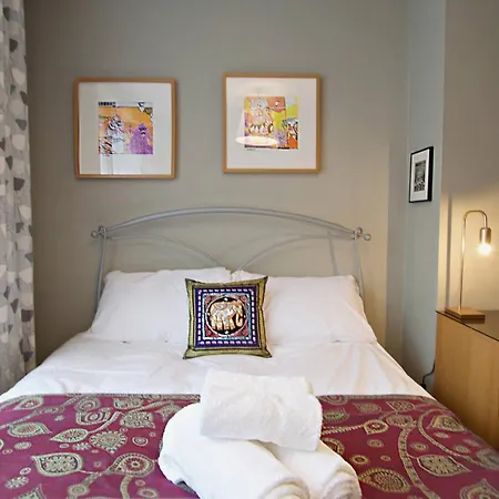 Three Bed On The Royal Mile * إدنبرة
