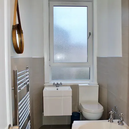 Apartment Spacious 2 Bedroom In Meadowbank