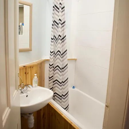1 Bedroom In Newington Διαμέρισμα *